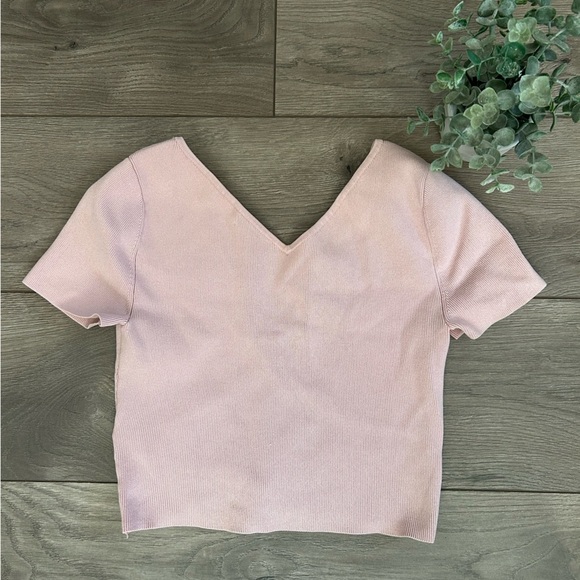 BABATON Aritzia Cropped Light Pink Shirt Size Small - Picture 5 of 7
